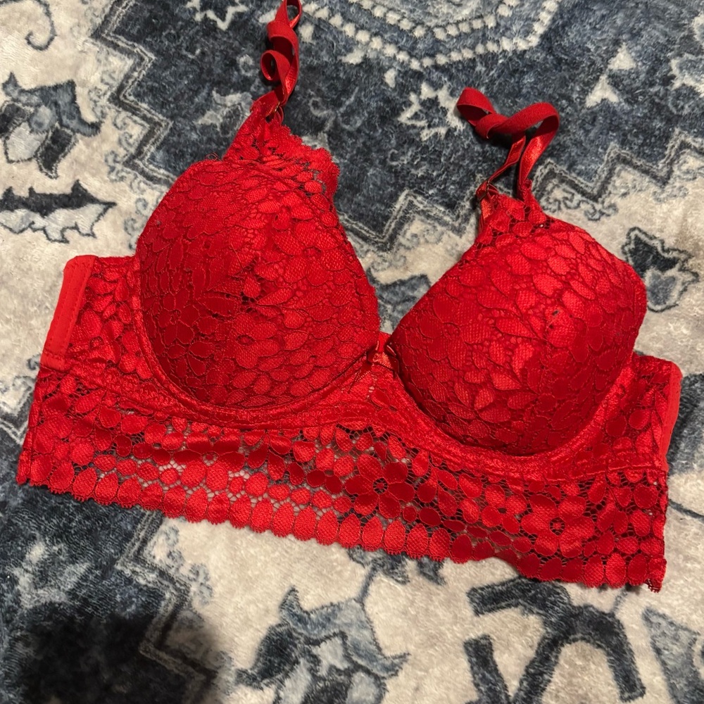 ADRIENNE VITTADINI RED LACE BRA BRALETTE LIGHTLY LINED 34C